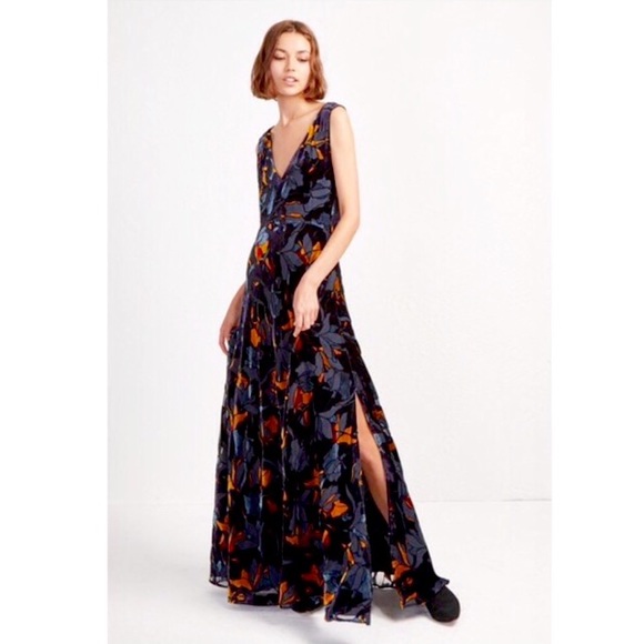 French Connection Dresses & Skirts - French Connection AVENTINE VELVET MAXI DRESS